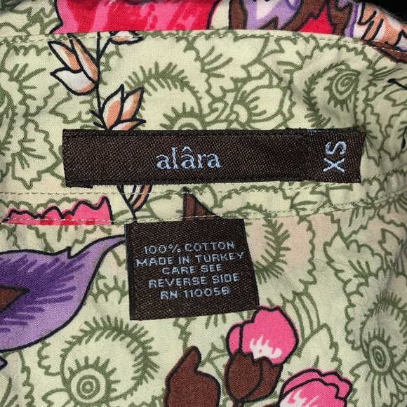 Alara bright color floral button down. - Picture 4 of 4